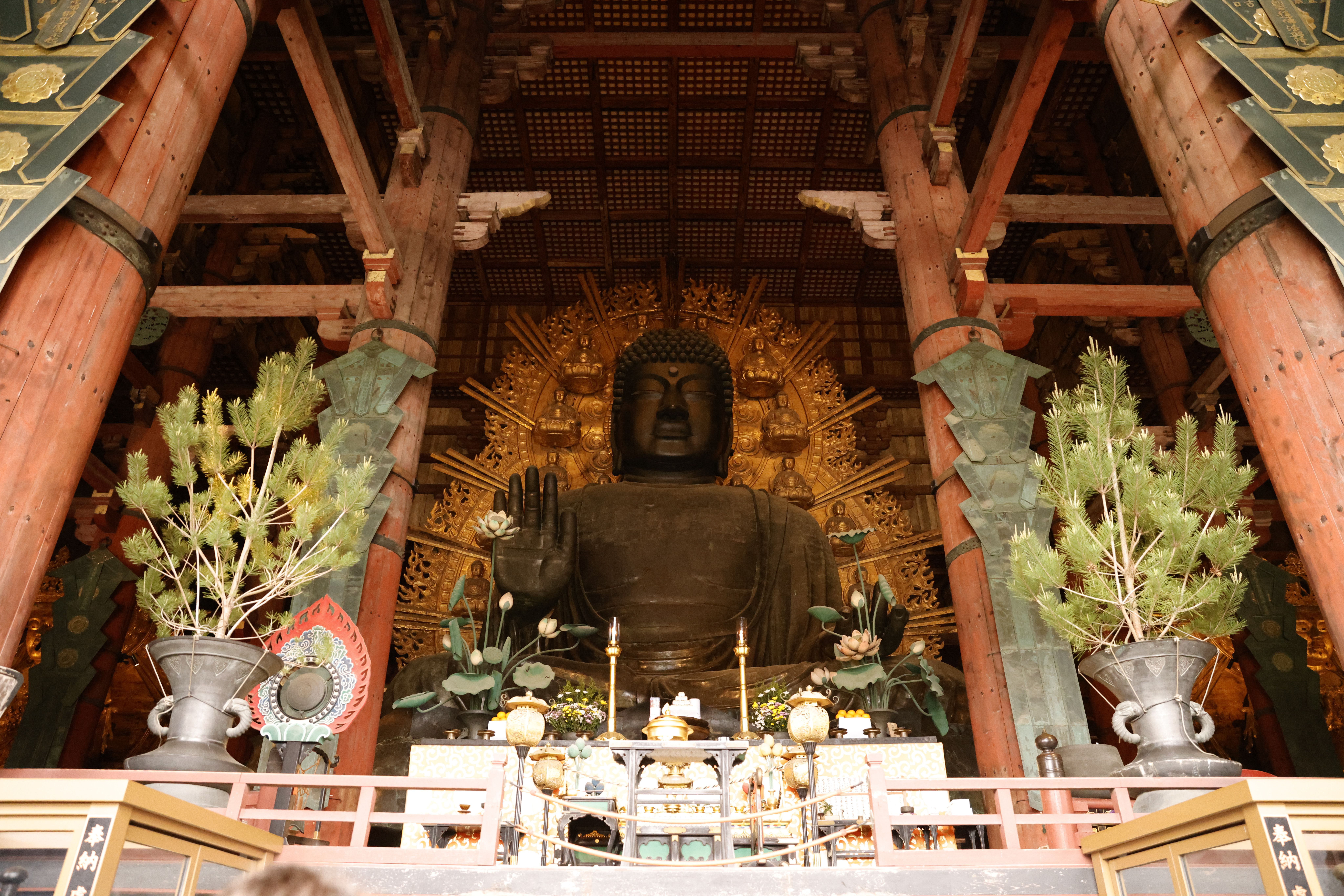 Das Foto wir dem Original nicht gerecht - der Buddha ist 15m hoh und wiegt 250 Tonnen ohne Sockel