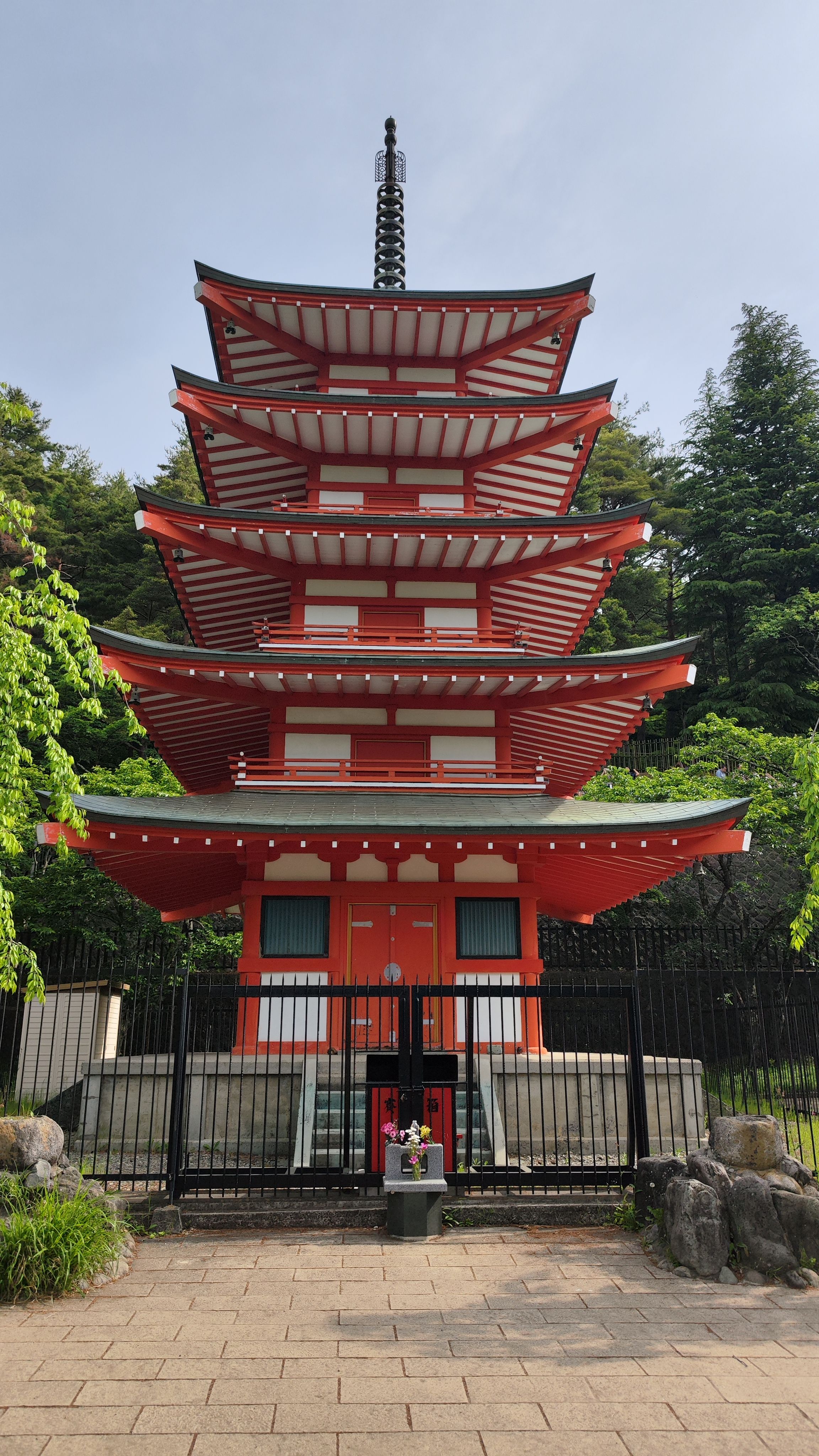 Die Pagode oben auf dem Berg