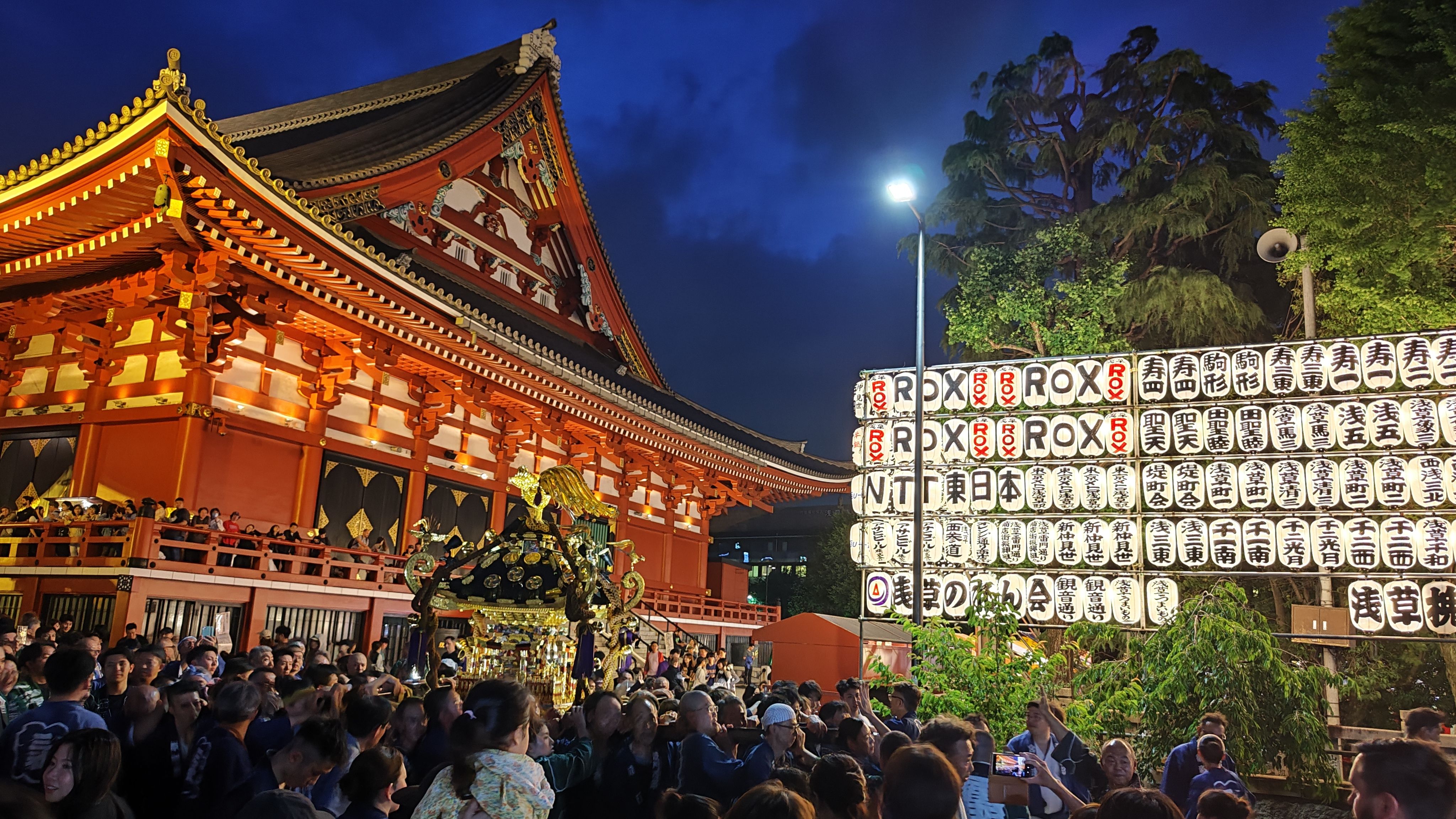 Mikoshi vor Senso-ji