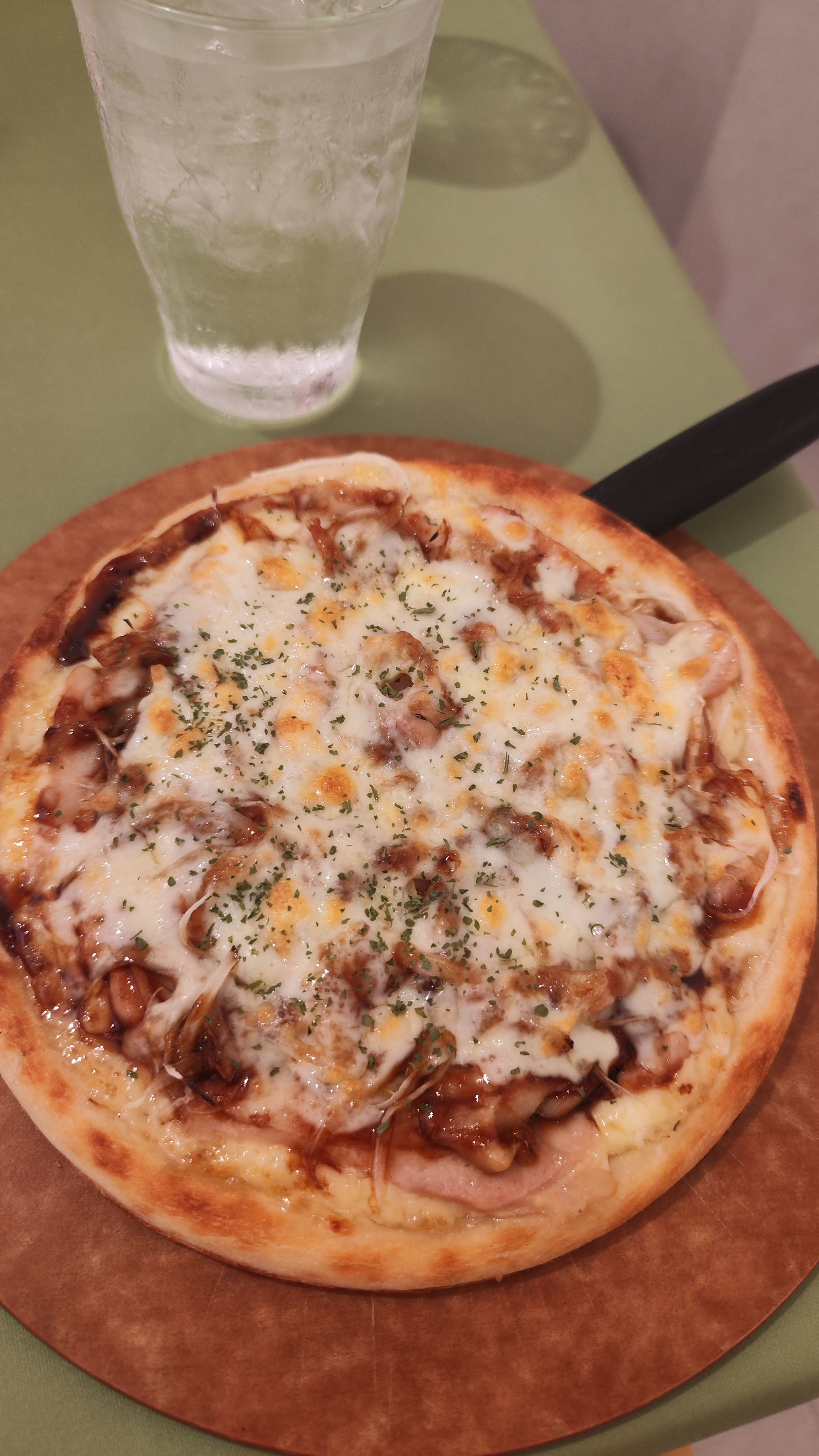 und eine mini Pizza (18cm) mit Teriyaki Hühnchen dazu - ebenfalls grandios!